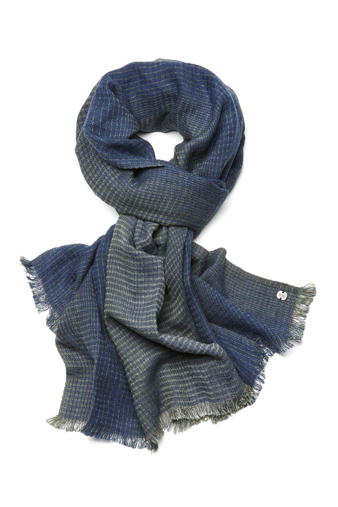 Scarf made of natural fibers