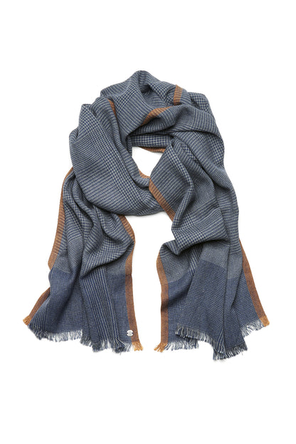 Scarf made of natural fibers