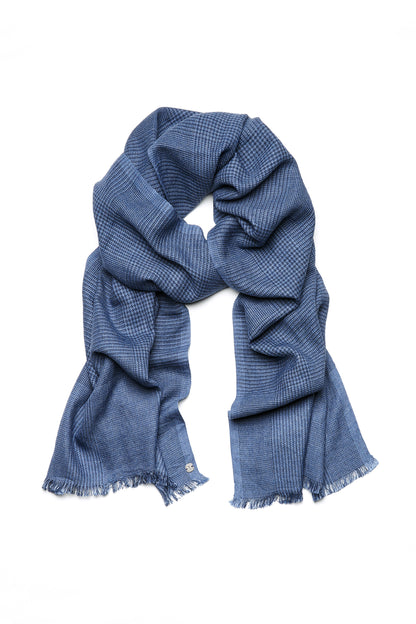 Scarf made of natural fibers