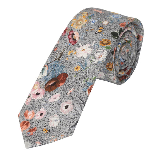 Tie with a floral print