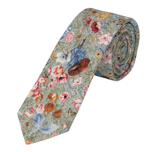 Tie with a floral print