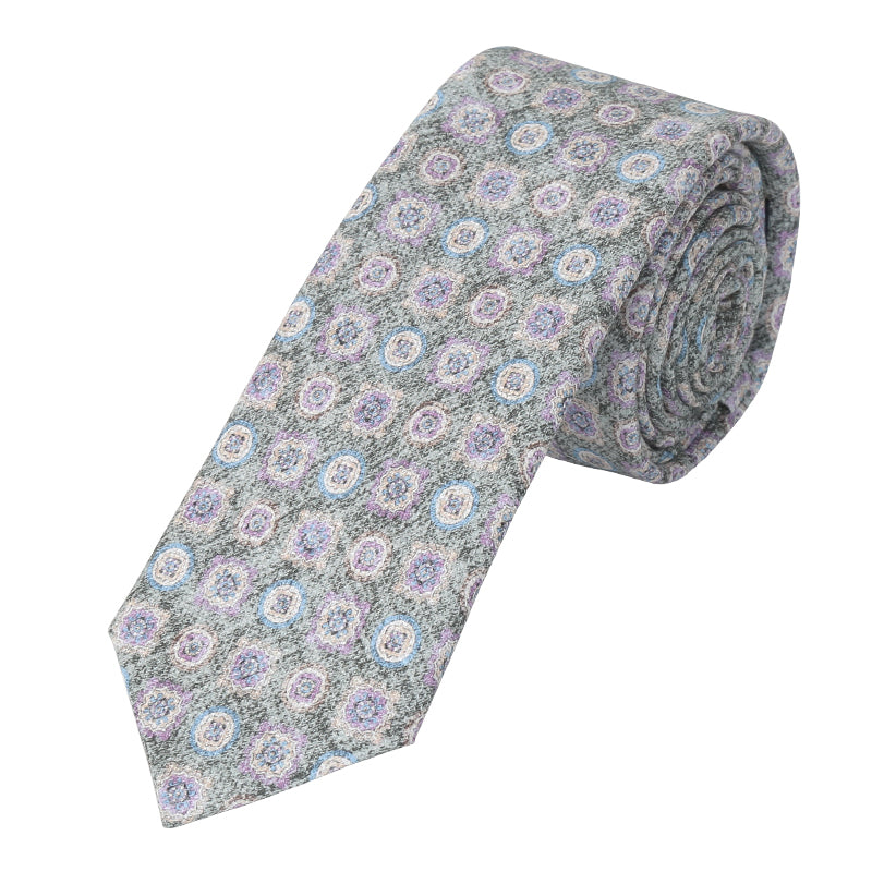 Tie with a floral print