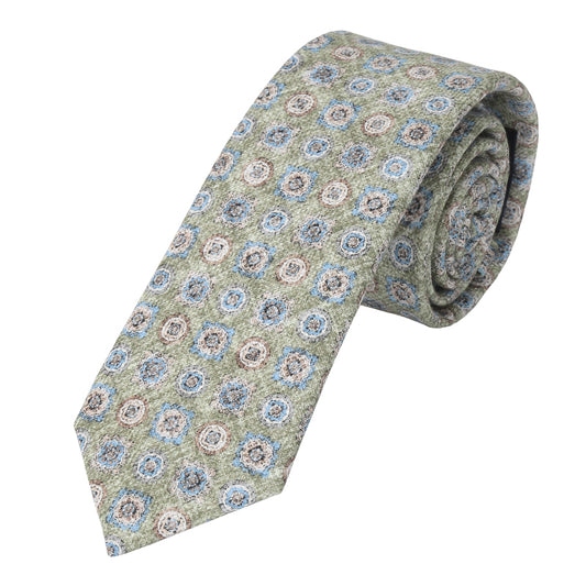 Tie with a floral print